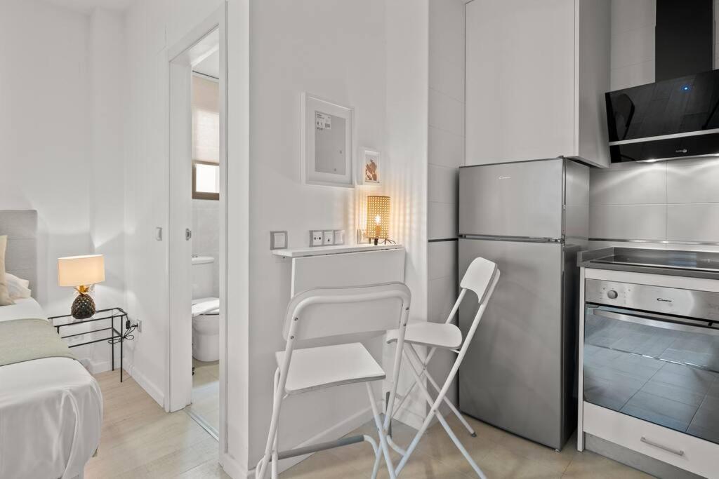 Estudio Nice Stay Dos Aceras Malaga Bagian luar foto